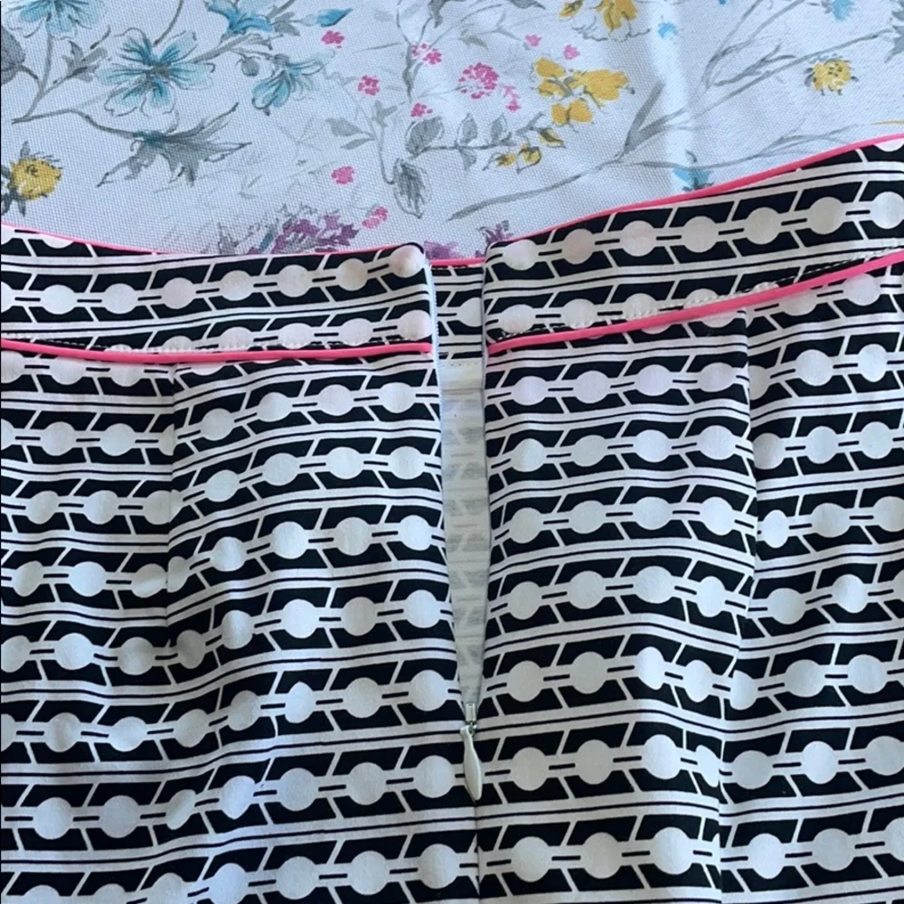 Britt Ryan mini skirt, black white, size 4, pink details.